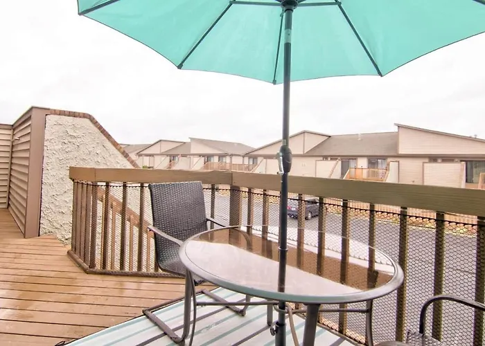 Indoor Outdoor Pools, Balcony And Fenced Yard, Walk To Ocean City