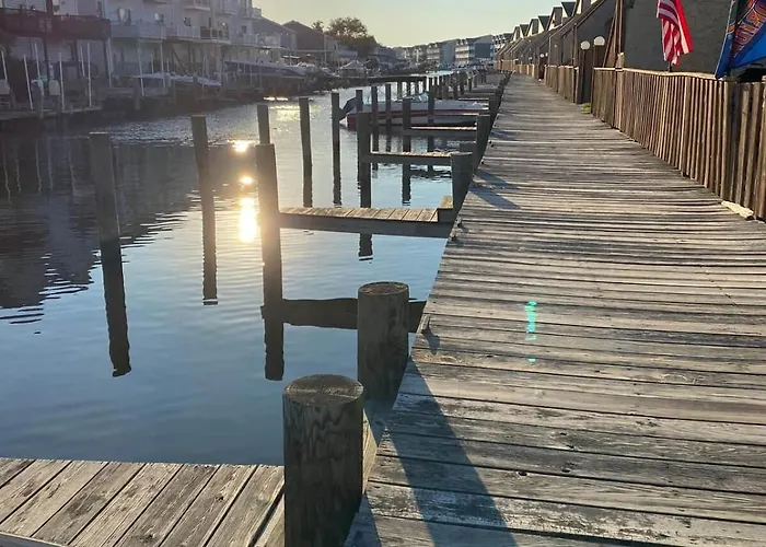 Indoor Outdoor Pools, Balcony And Fenced Yard, Walk To Appartement Ocean City
